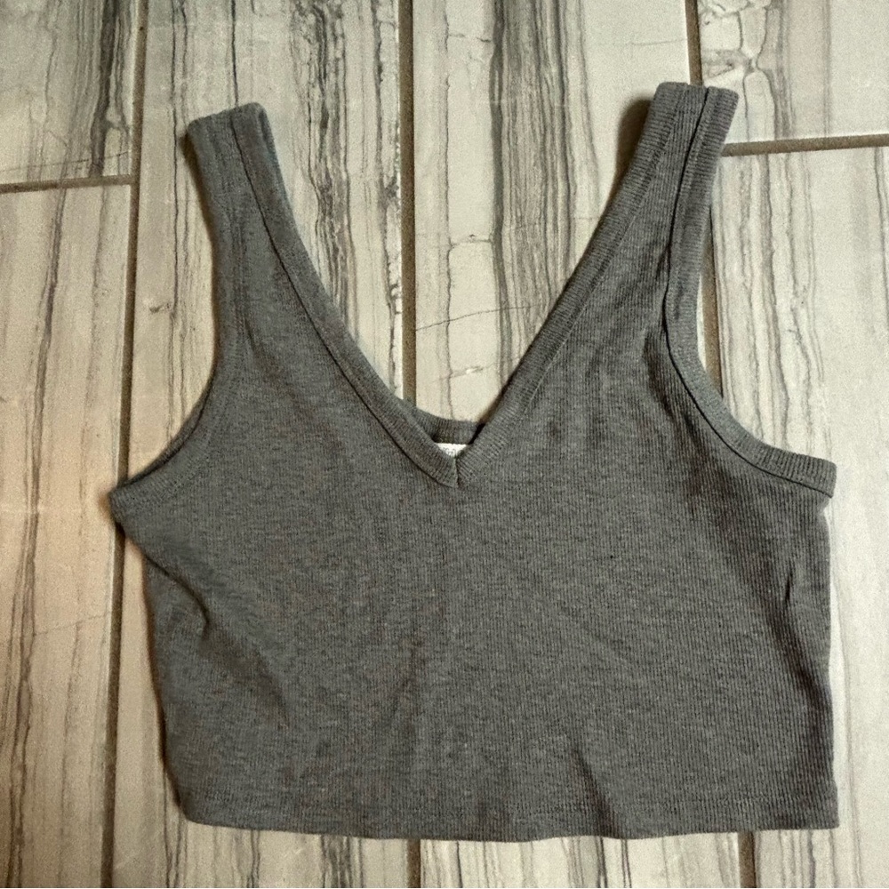 Wild Fable Gray V-Neck Crop Top